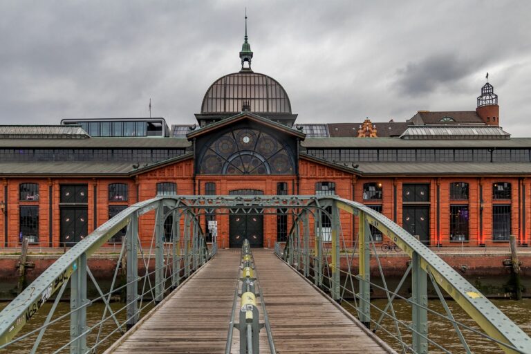 hamburg, fish auction hall, architecture-4517389.jpg